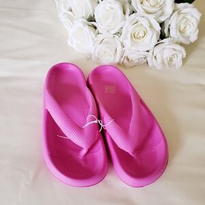 SOLD-NEW Lightweight Pink Women's Flip Flops
